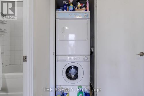 1105 - 260 Sackville Street, Toronto, ON - Indoor Photo Showing Laundry Room