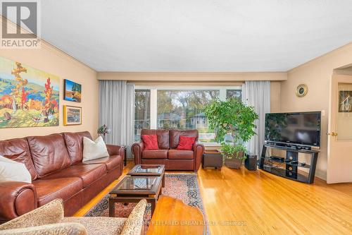 103 Holcolm Road, Toronto, ON - Indoor Photo Showing Living Room