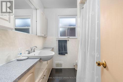 103 Holcolm Road, Toronto, ON - Indoor Photo Showing Bathroom