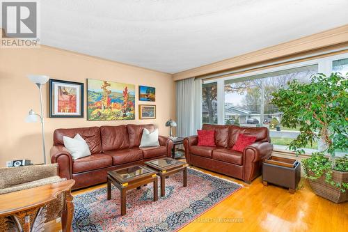 103 Holcolm Road, Toronto, ON - Indoor Photo Showing Living Room