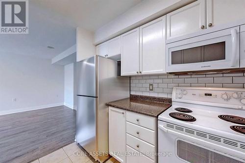 501 - 650 Lawrence Avenue W, Toronto, ON - Indoor Photo Showing Kitchen