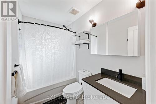 8 Valley Road, Whitchurch-Stouffville, ON - Indoor Photo Showing Bathroom