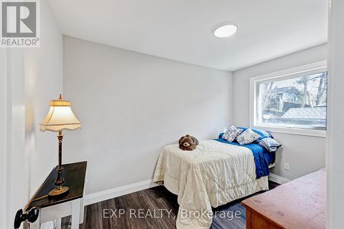 8 Valley Road, Whitchurch-Stouffville, ON - Indoor Photo Showing Bedroom