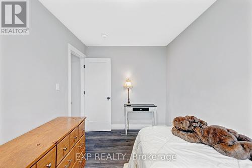 8 Valley Road, Whitchurch-Stouffville, ON - Indoor Photo Showing Bedroom