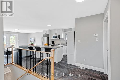 8 Valley Road, Whitchurch-Stouffville, ON - Indoor Photo Showing Kitchen