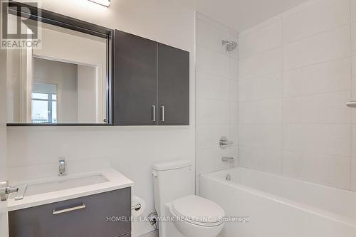 A1606 - 30 Upper Mall Way, Vaughan, ON - Indoor Photo Showing Bathroom