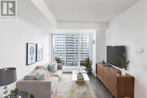 1901 - 170 Sumach Street, Toronto, ON - Indoor Photo Showing Living Room