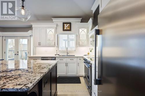 91 Biscayne Crescent, Orangeville, ON - Indoor Photo Showing Kitchen With Upgraded Kitchen