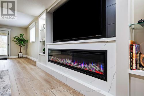 91 Biscayne Crescent, Orangeville, ON - Indoor Photo Showing Living Room With Fireplace