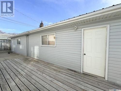 251&255 17Th Avenue Ne, Swift Current, SK - Outdoor With Deck Patio Veranda With Exterior