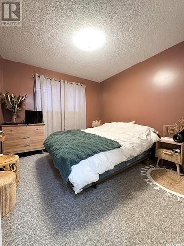 251&255 17Th Avenue Ne, Swift Current, SK - Indoor Photo Showing Bedroom