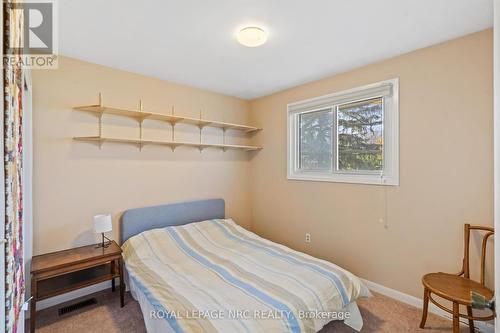 1940 Wagg Road, Niagara-On-The-Lake (102 - Lakeshore), ON - Indoor Photo Showing Bedroom