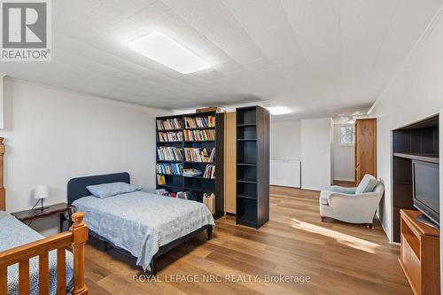 1940 Wagg Road, Niagara-On-The-Lake (102 - Lakeshore), ON - Indoor Photo Showing Bedroom