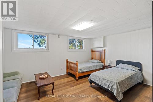 1940 Wagg Road, Niagara-On-The-Lake (102 - Lakeshore), ON - Indoor Photo Showing Bedroom