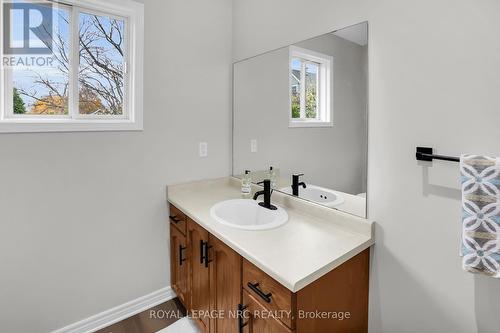 1 Colbey Street, St. Catharines (451 - Downtown), ON - Indoor Photo Showing Bathroom