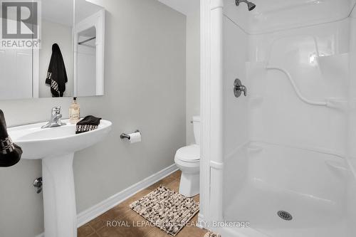 1 Colbey Street, St. Catharines (451 - Downtown), ON - Indoor Photo Showing Bathroom