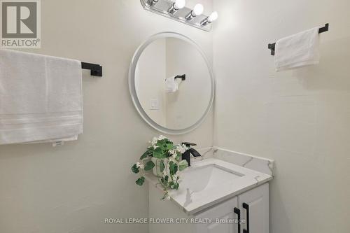 191 Boullee Street, London, ON - Indoor Photo Showing Bathroom