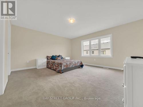 411 Barker Parkway W, Thorold, ON - Indoor Photo Showing Bedroom