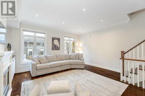 213 Heward Avenue, Toronto, ON - Indoor Photo Showing Living Room