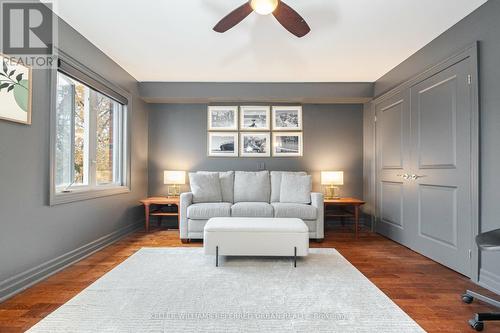 213 Heward Avenue, Toronto, ON - Indoor Photo Showing Living Room