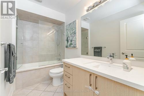 213 Heward Avenue, Toronto, ON - Indoor Photo Showing Bathroom