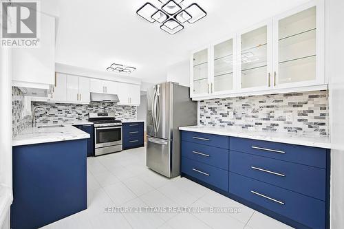 154 Iroquois Avenue, Oshawa, ON - Indoor Photo Showing Kitchen With Upgraded Kitchen