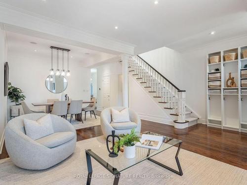 53 Parkhurst Blvd E, Toronto, ON - Indoor Photo Showing Living Room