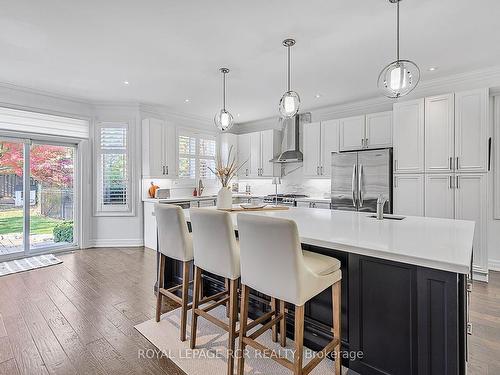 62 Cemetery Rd, Uxbridge, ON - Indoor Photo Showing Kitchen With Upgraded Kitchen