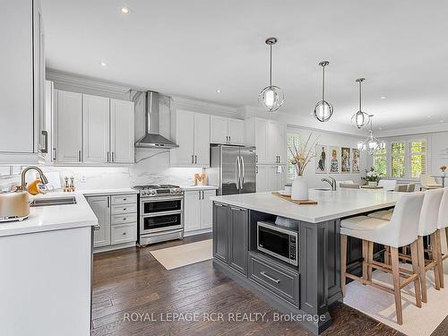 62 Cemetery Rd, Uxbridge, ON - Indoor Photo Showing Kitchen With Upgraded Kitchen