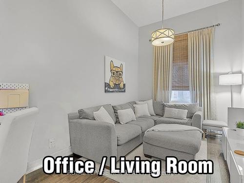 62 Cemetery Rd, Uxbridge, ON - Indoor Photo Showing Living Room