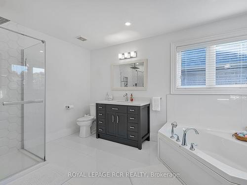 62 Cemetery Rd, Uxbridge, ON - Indoor Photo Showing Bathroom