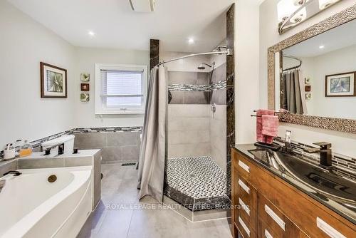 45 West St, Brampton, ON - Indoor Photo Showing Bathroom