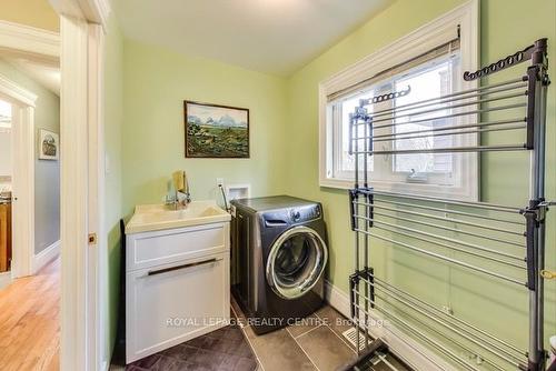 45 West St, Brampton, ON - Indoor Photo Showing Laundry Room