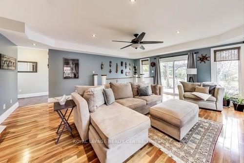 45 West St, Brampton, ON - Indoor Photo Showing Living Room