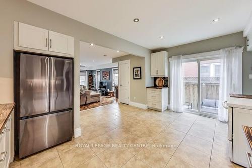 45 West St, Brampton, ON - Indoor Photo Showing Kitchen