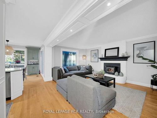 8 Grace Crt, Caledon, ON - Indoor Photo Showing Living Room With Fireplace