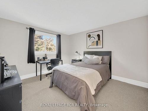 8 Grace Crt, Caledon, ON - Indoor Photo Showing Bedroom