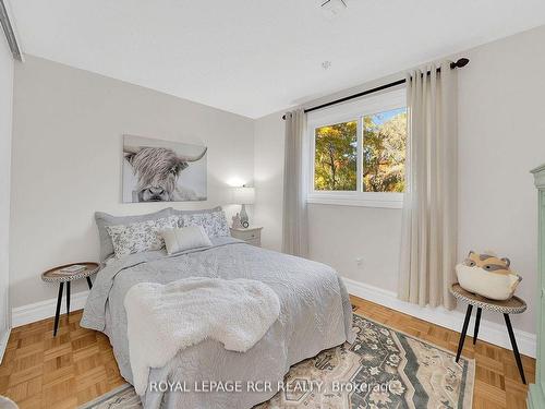 8 Grace Crt, Caledon, ON - Indoor Photo Showing Bedroom