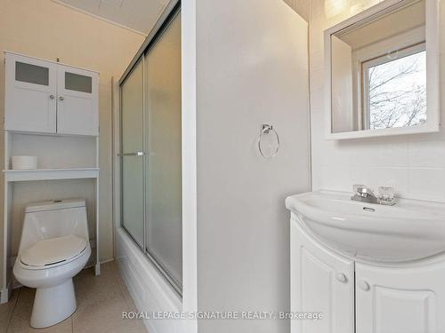 311 George St, Norfolk, ON - Indoor Photo Showing Bathroom