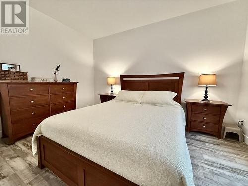 8300 Gallagher Lake Frontage Road Unit# 82, Oliver, BC - Indoor Photo Showing Bedroom