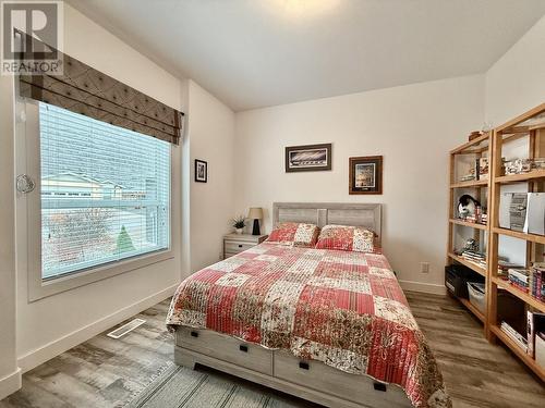 8300 Gallagher Lake Frontage Road Unit# 82, Oliver, BC - Indoor Photo Showing Bedroom