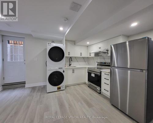 884 Sheppard Avenue, Pickering, ON - Indoor Photo Showing Kitchen