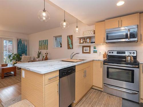 205-787 Tyee Rd, Victoria, BC - Indoor Photo Showing Kitchen