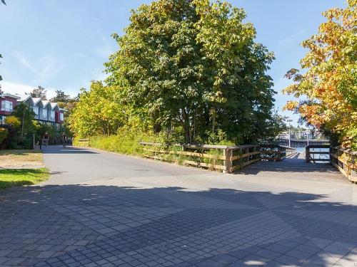 205-787 Tyee Rd, Victoria, BC - Outdoor