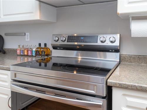 401-1536 Hillside Ave, Victoria, BC - Indoor Photo Showing Kitchen