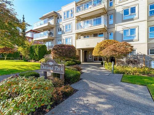 401-1536 Hillside Ave, Victoria, BC - Outdoor With Facade