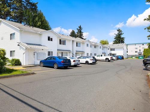 202-2555 Dingwall St, Duncan, BC - Outdoor