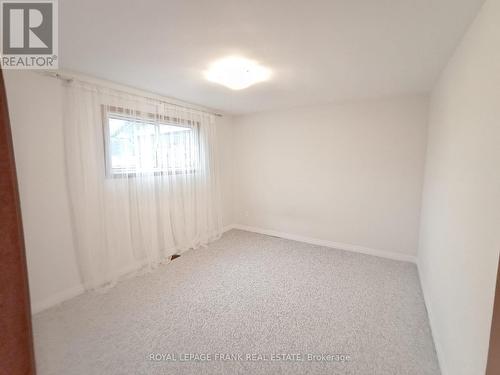 926 Walnut Court, Oshawa (Donevan), ON - Indoor Photo Showing Other Room