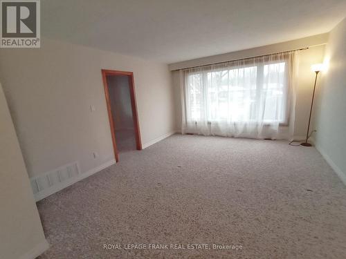 926 Walnut Court, Oshawa (Donevan), ON - Indoor Photo Showing Other Room