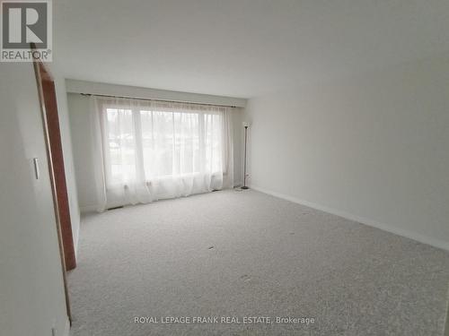 926 Walnut Court, Oshawa (Donevan), ON - Indoor Photo Showing Other Room